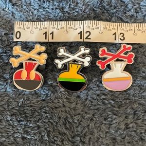 Disney Pins - Mickey and Friends Crossbones
